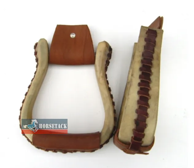 Klassische Bell Bottom Western-Steigb�gel mit Rohhautbezug f�r Westerns�ttel.
