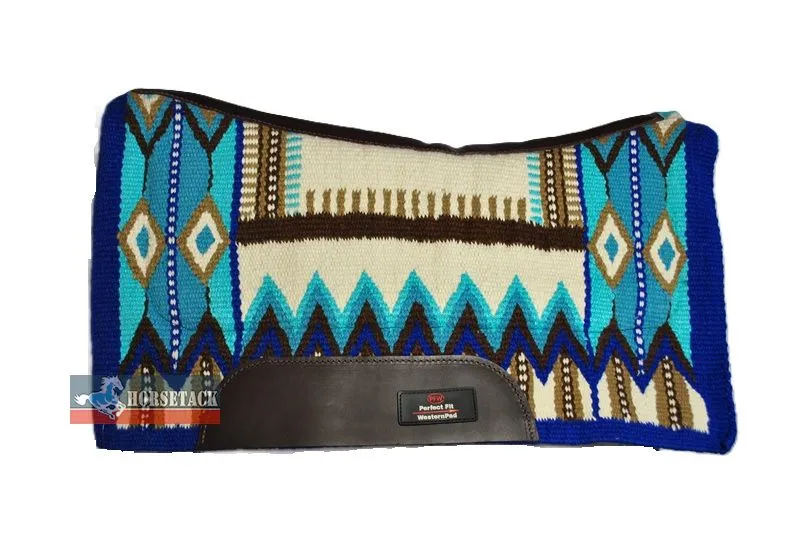 PFW Westernpad Ocean Dessert Navajo mit blau-trkisem Navajo-Muster, cremefarbener Mitte und braunen Lederverstrkungen im Gurtbereich, liegend dargestellt.